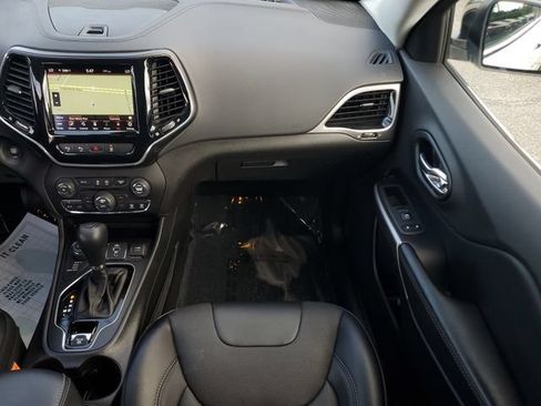 Certified 2022 Jeep Cherokee Limited w/ Elite Package AWD/4WD image 19