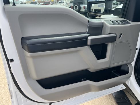 Used 2021 Ford F250 XLT w/ XLT Premium Package AWD/4WD image 17
