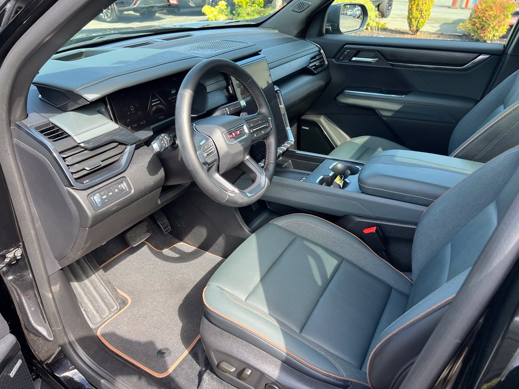 Used 2024 GMC Acadia AT4 w/ Luxury Package AWD/4WD image 12