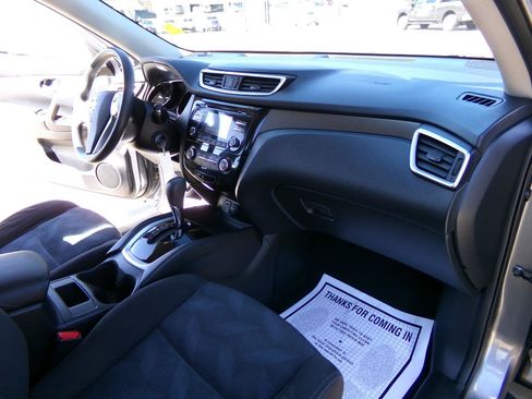 Used 2015 Nissan Rogue S AWD/4WD image 24