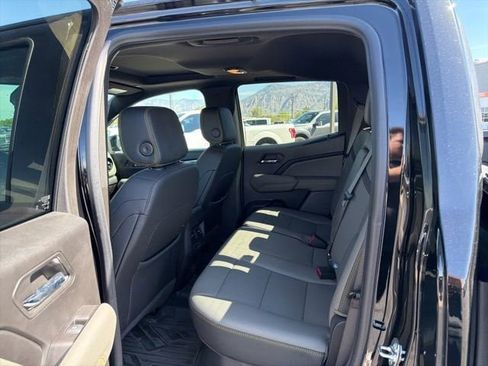 Used 2024 Chevrolet Colorado ZR2 w/ ZR2 Convenience Package III AWD/4WD image 25