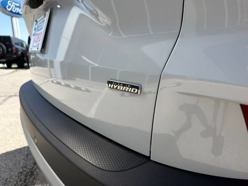 Used 2025 Ford Escape SE FWD image 11