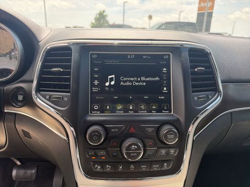 Used 2018 Jeep Grand Cherokee Limited RWD image 13