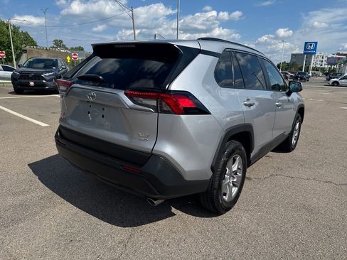 Used 2025 Toyota RAV4 XLE AWD/4WD image 7