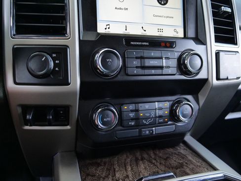 Used 2019 Ford F350 Lariat AWD/4WD image 17
