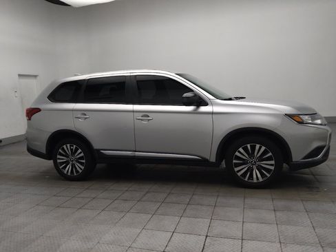 Used 2020 Mitsubishi Outlander ES FWD image 11
