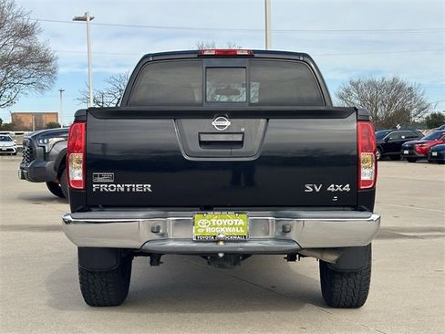 Used 2018 Nissan Frontier SV image 4
