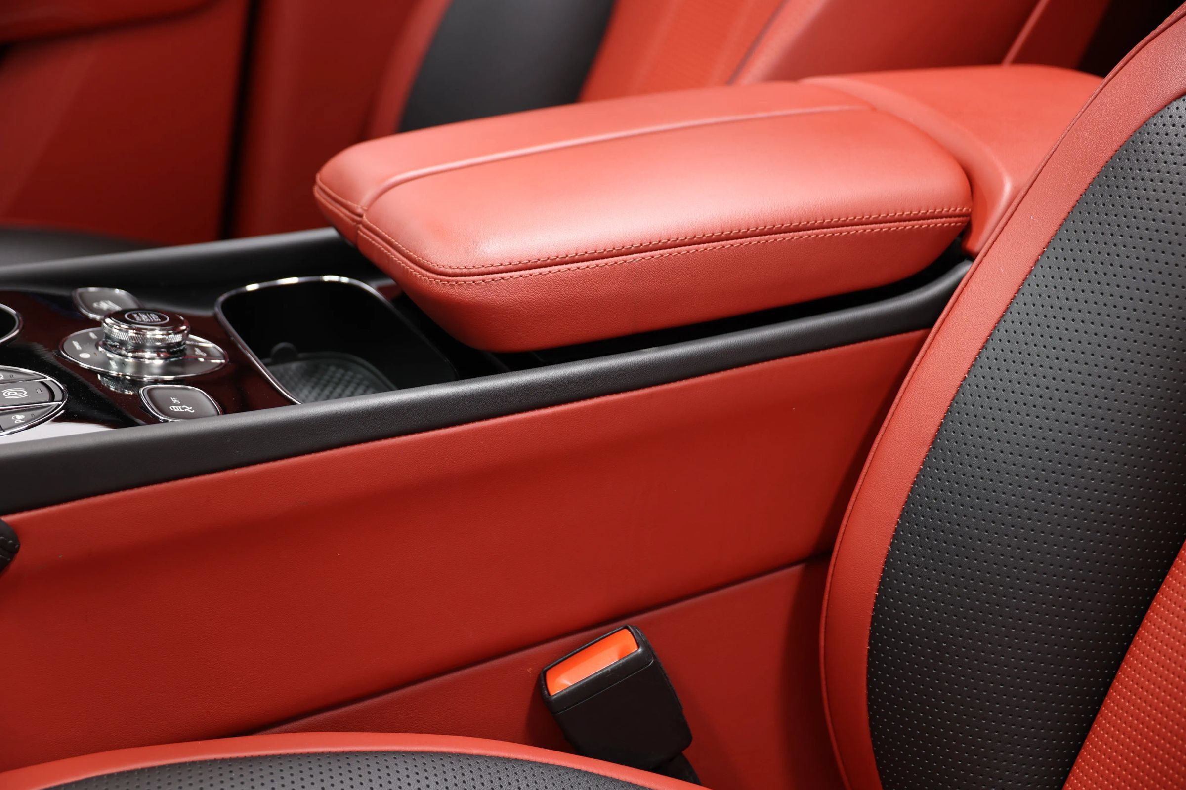 Used 2022 Bentley Bentayga AWD/4WD image 21