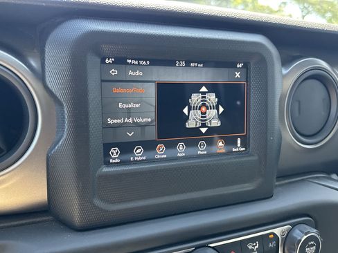 Used 2023 Jeep Wrangler Unlimited w/ Convenience Group AWD/4WD image 18