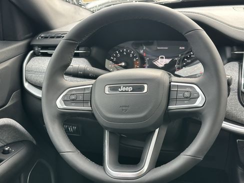 Used 2024 Jeep Compass Latitude w/ Sun and Sound Group image 25