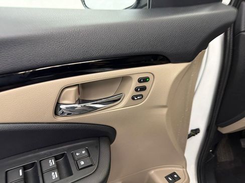 Used 2022 Honda Pilot Touring image 12