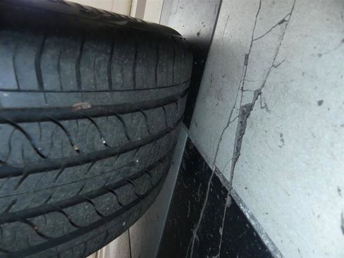 Used 2023 Tesla Model Y Long Range image 33