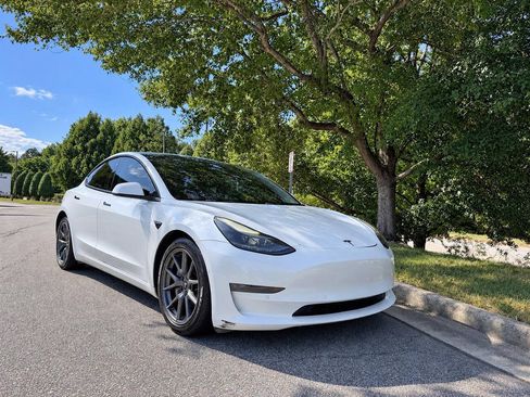 Used 2021 Tesla Model 3 Standard Range Plus RWD image 12