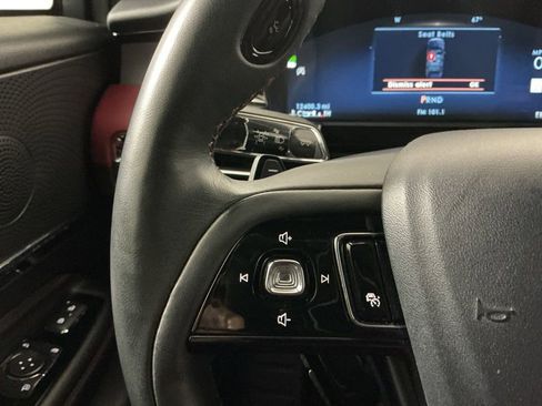 Used 2023 Lincoln Corsair Reserve w/ Equipment Group 201A image 15