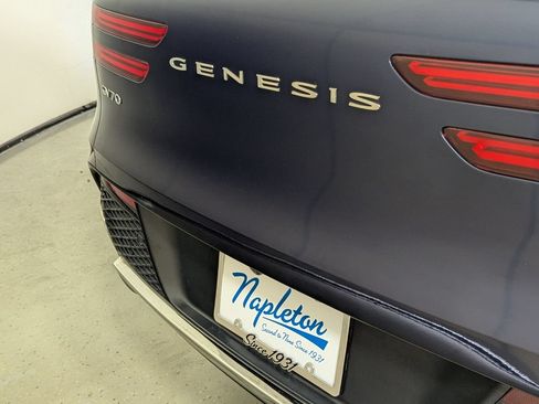 Used 2025 Genesis GV70 2.5T AWD/4WD image 8