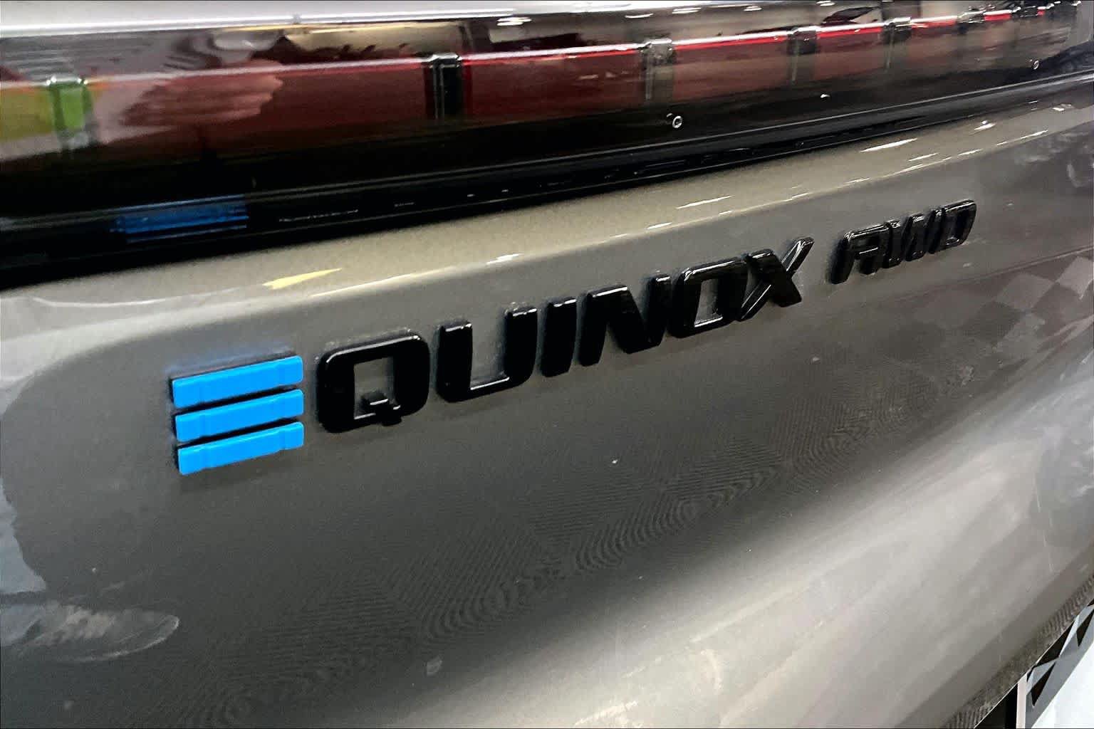 Used 2025 Chevrolet Equinox EV RS AWD/4WD image 9