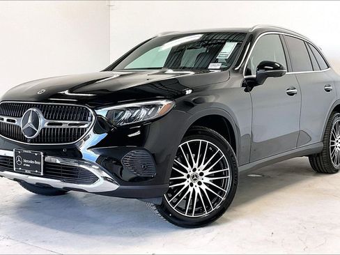 New 2026 Mercedes-Benz GLC 300 image 2
