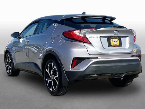 Used 2018 Toyota C-HR XLE FWD image 11