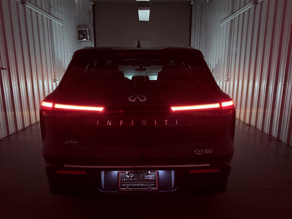Certified 2023 INFINITI QX60 Luxe w/ Cargo Package FWD image 9