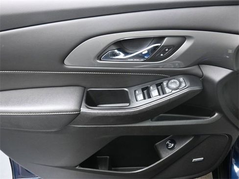 Used 2023 Chevrolet Traverse LT w/ LT Premium Package image 13