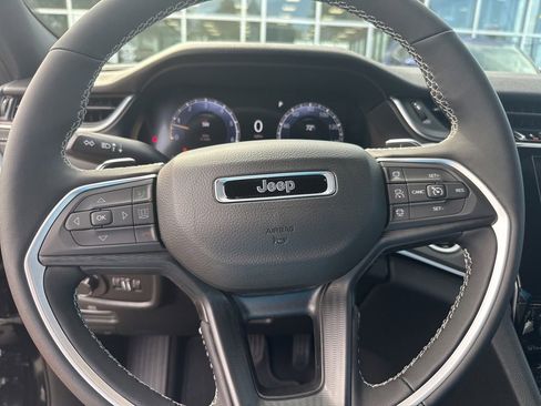 New 2025 Jeep Grand Cherokee Altitude AWD/4WD image 21