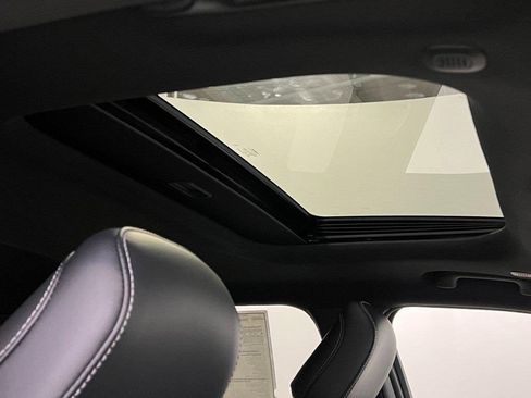 New 2025 Jeep Grand Cherokee L Altitude image 9