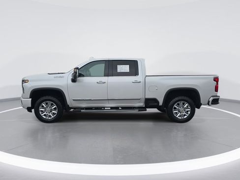 Used 2024 Chevrolet Silverado 2500 High Country w/ High Country Premium Package image 6