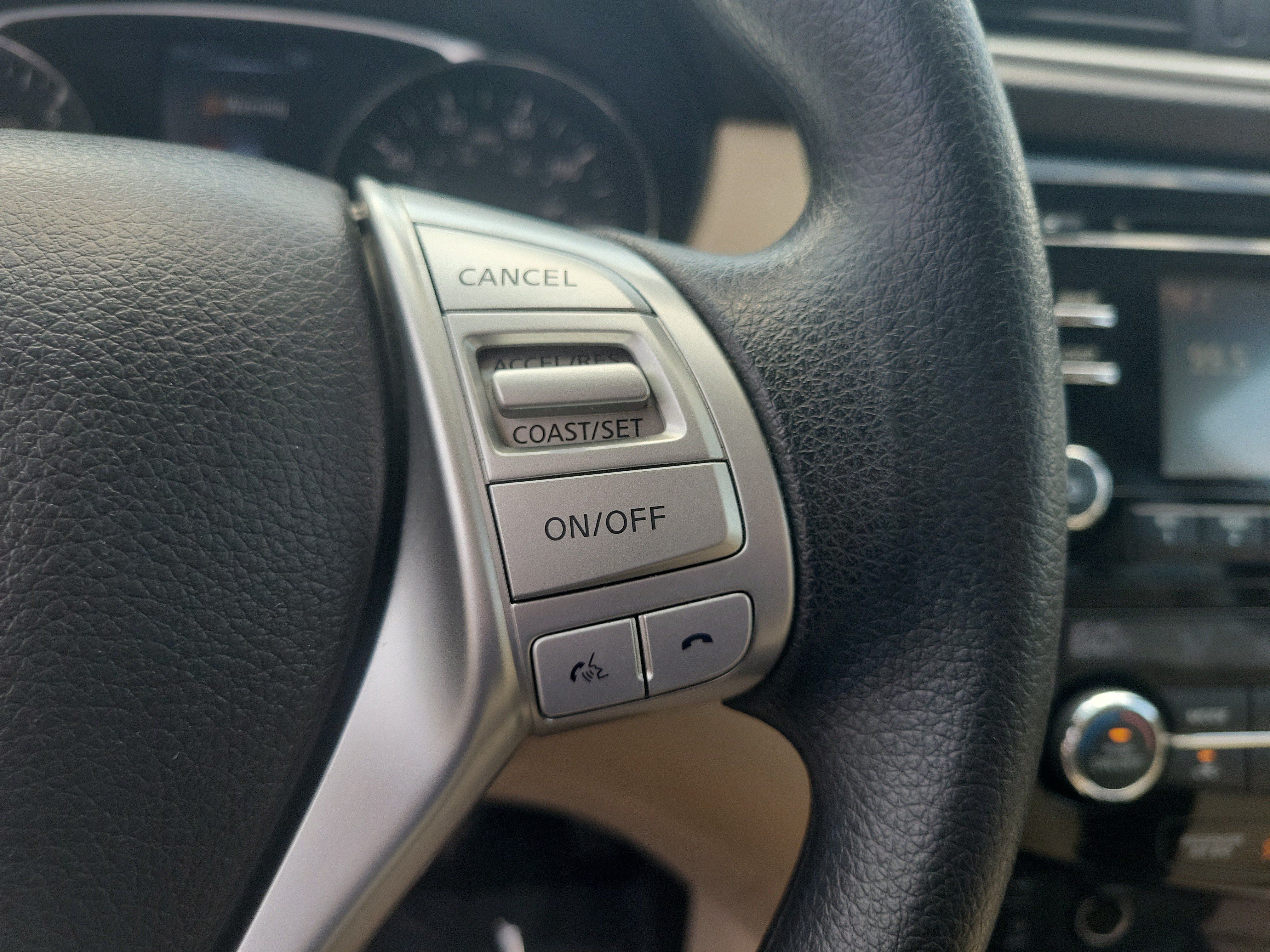 Used 2016 Nissan Rogue SV AWD/4WD image 23