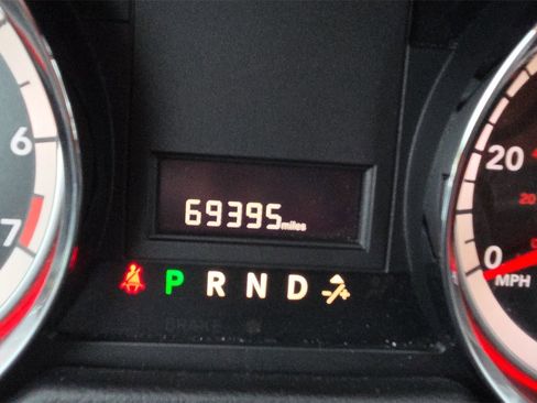 Used 2016 Dodge Grand Caravan SE image 12