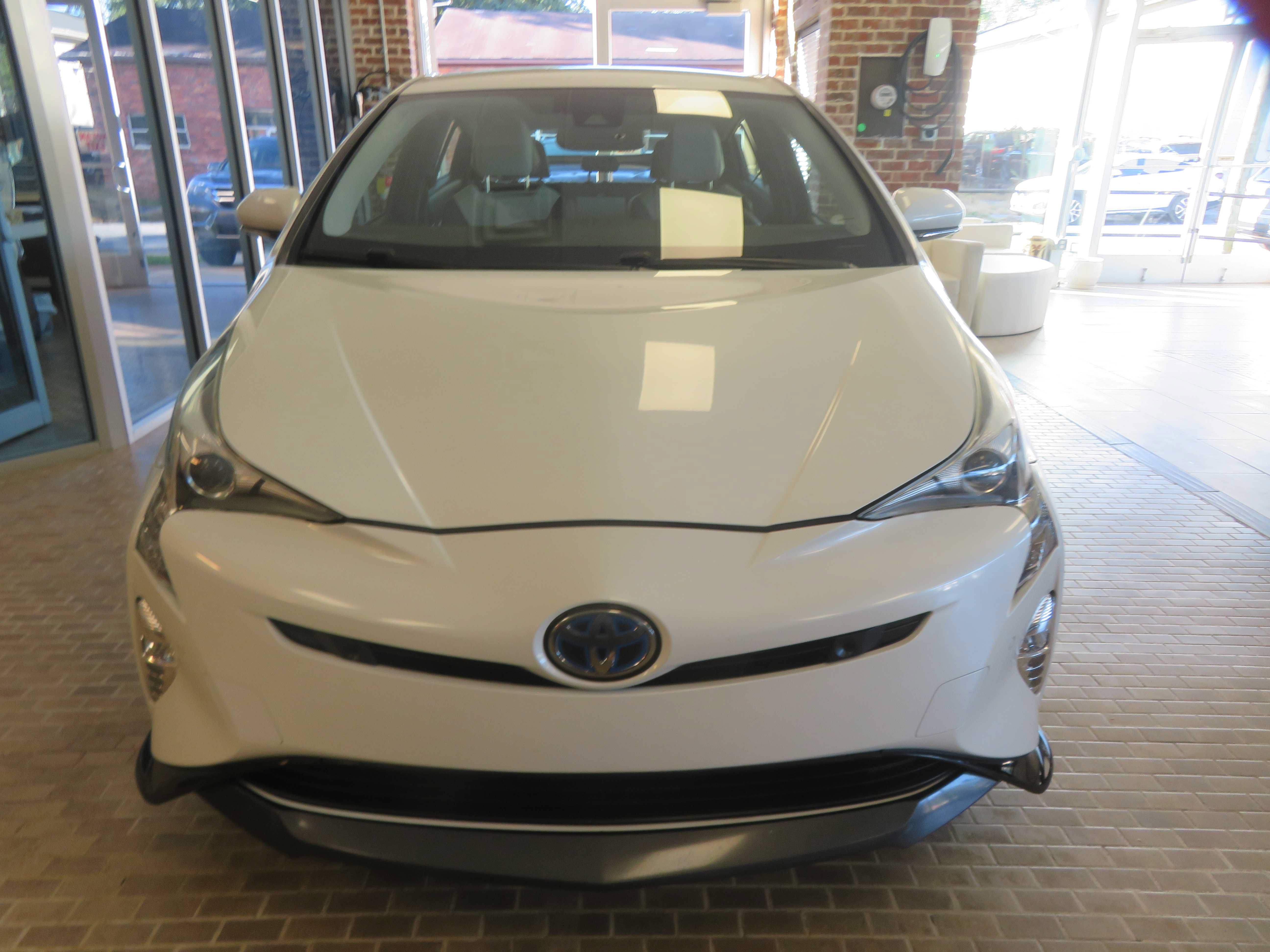 Used 2017 Toyota Prius Four Touring w/ Appearance Package FWD image 55