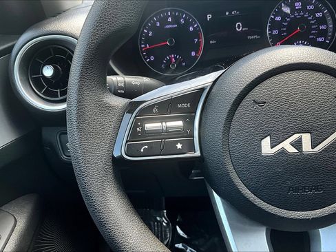 Used 2023 Kia Forte LXS FWD image 9