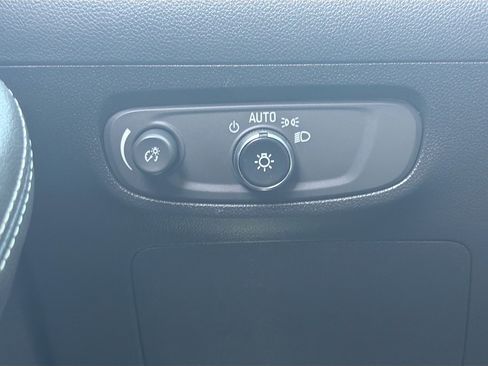 Used 2025 Buick Encore GX Preferred AWD/4WD image 17
