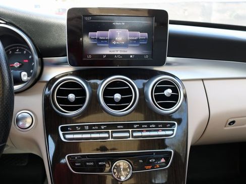 Used 2017 Mercedes-Benz C 300 4MATIC Sedan image 22