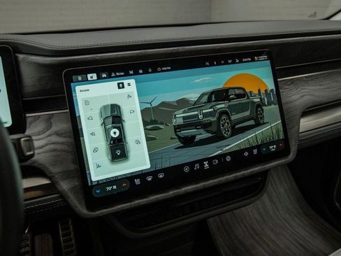 Used 2022 Rivian R1T Adventure image 21