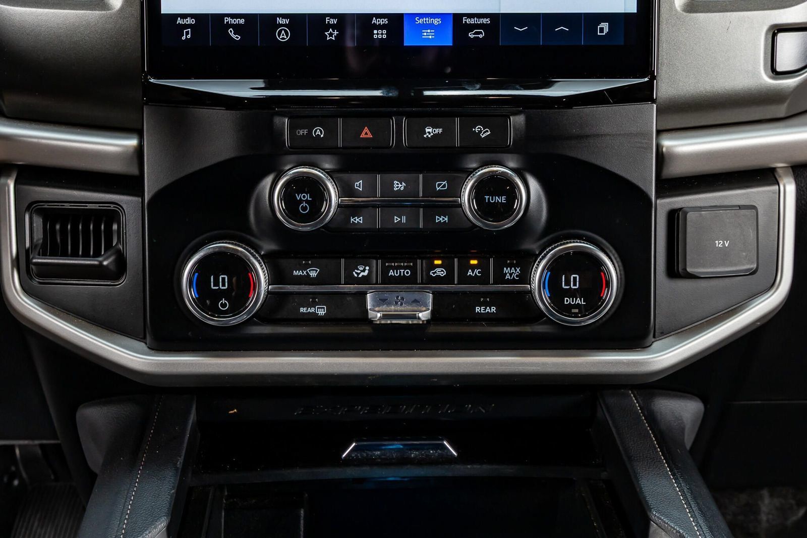 Used 2024 Ford Expedition XLT AWD/4WD image 25