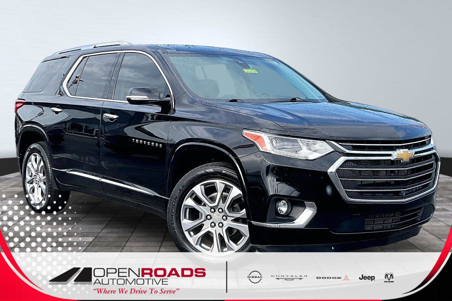 Used 2020 Chevrolet Traverse Premier FWD image 1