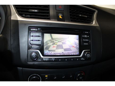 Used 2018 Nissan Sentra S w/ S Midnight Style Package image 33