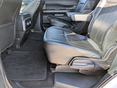 Used 2021 Ford Expedition XLT image 19