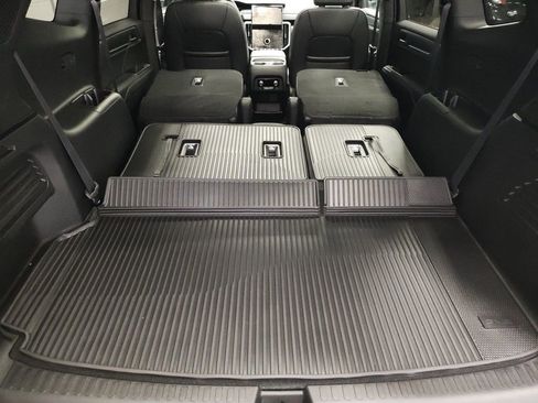 New 2026 GMC Acadia Elevation w/ Elevation Premium Package image 17