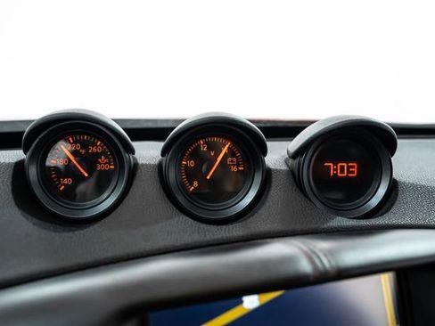 Used 2015 Nissan 370Z NISMO image 34