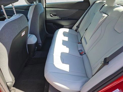 New 2025 Hyundai Elantra Limited image 11