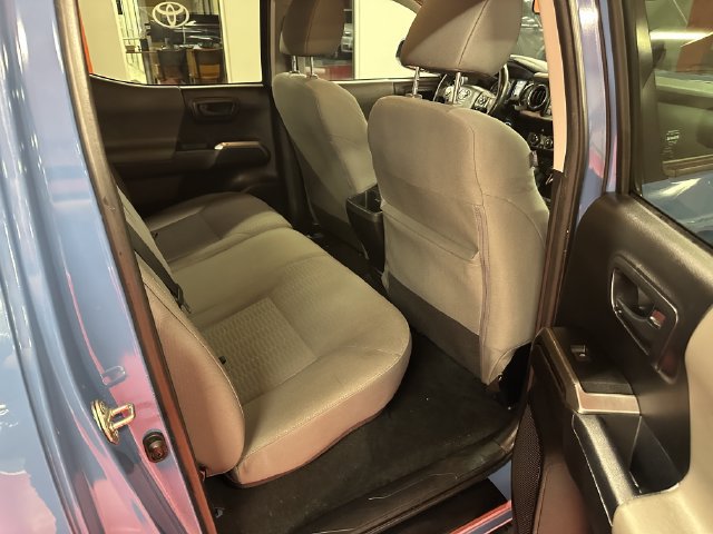 Certified 2019 Toyota Tacoma SR5 AWD/4WD image 14