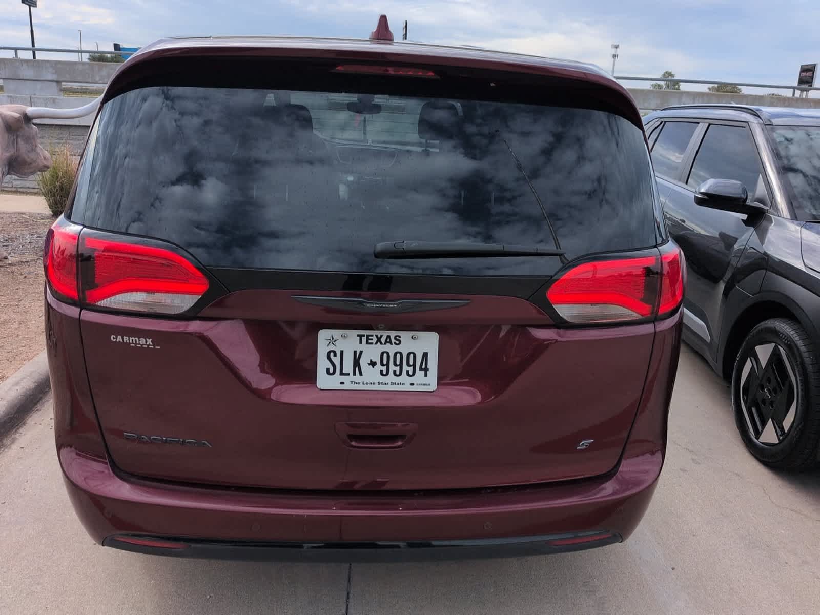 Used 2020 Chrysler Pacifica Touring w/ S Appearance Package FWD image 5