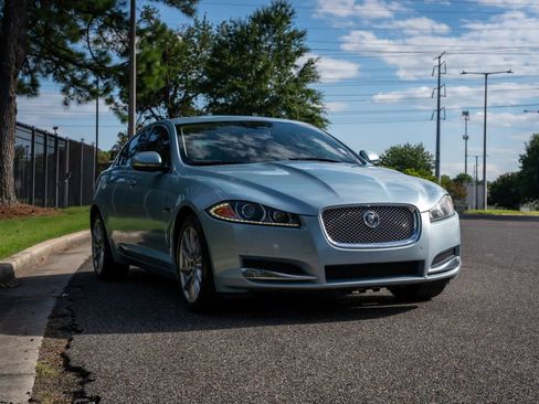 Used 2013 Jaguar XF RWD image 3