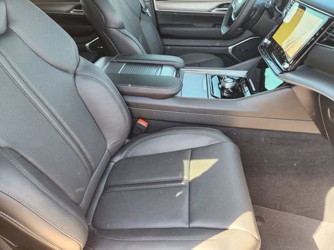 New 2026 Jeep Grand Wagoneer 4WD image 9