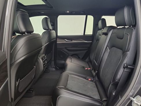 New 2026 Jeep Grand Cherokee Laredo image 32