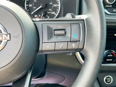 Used 2023 Nissan Rogue SV image 30