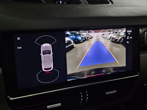 Used 2022 Porsche Cayenne S image 15