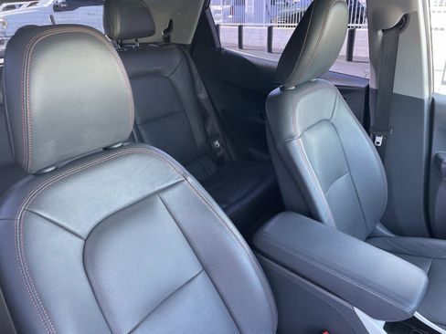 Used 2019 Chevrolet Bolt Premier w/ Infotainment Package image 28