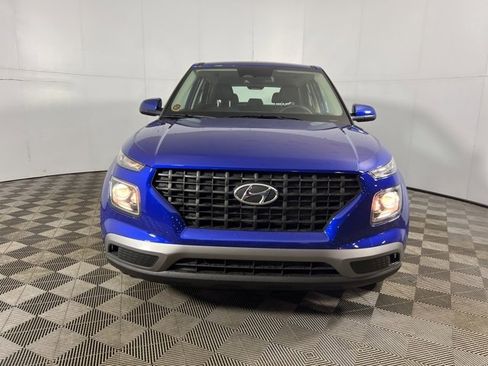 New 2026 Hyundai Venue SE image 2